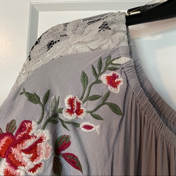 Floral blouse - Picture 4 of 6